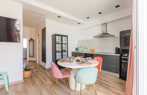 El Cabanyal Apartment | Valencia Beach Luxury Penthouse Netflix Late Checkout