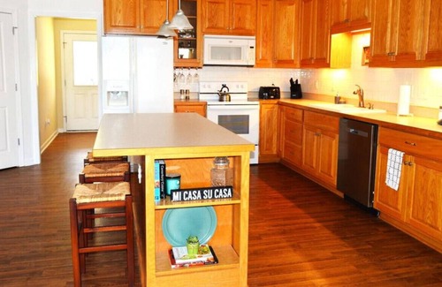 Leasburg House | Valencia on Lake Roxboro