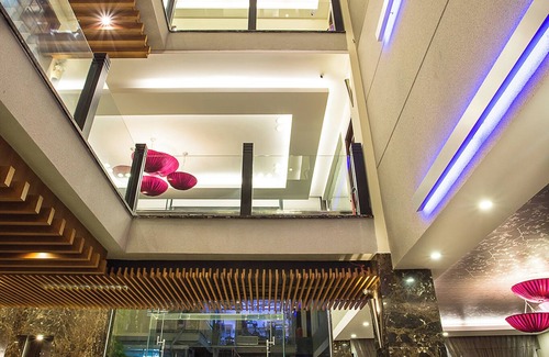 District 5 Hotel | VALENTINE HOTEL