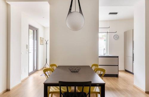 Cisano Apartment | Valeria Apartment