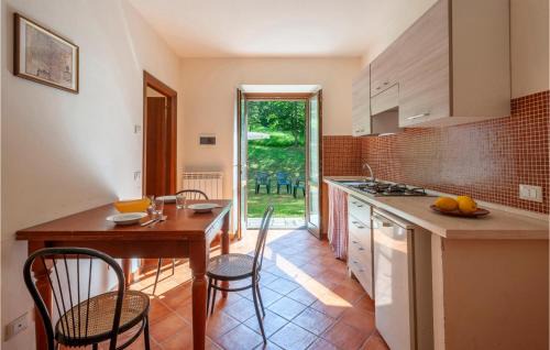 Apecchio Apartment | Valguerriera 7- Rosa Rossa