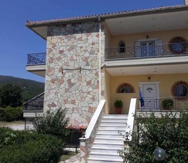 Kalavrita House | VALIA ROOMS