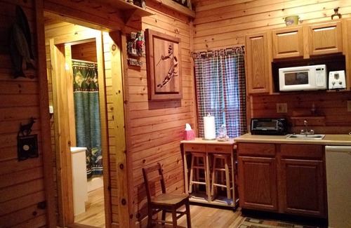 Boone Cabin | Valle Crucis Farm