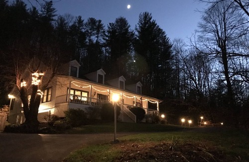 Boone Cabin | Valle Crucis Farm