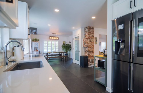 North Bend House | Valley Brickhouse - Hot Tub, Trails, EV Charger - 1 mile to Downtown