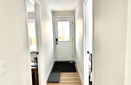 Valley Ridge House | Valley Home 2 Bed 1 Bath Walkout Basement Apartment, 1hr to Banff, 40 Mins Canmore, 5 mins to WinSport & Olympic park