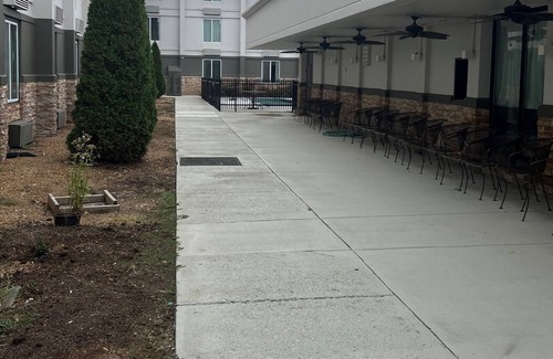 East Ridge Hotel | Valley Inn & Suites