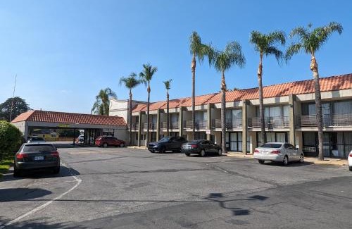 Mission Hills Hotel | Valley Inn