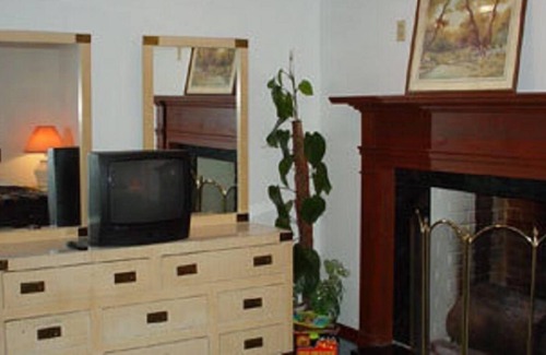 Hummels Wharf Hotel | Valley Lodge Motel