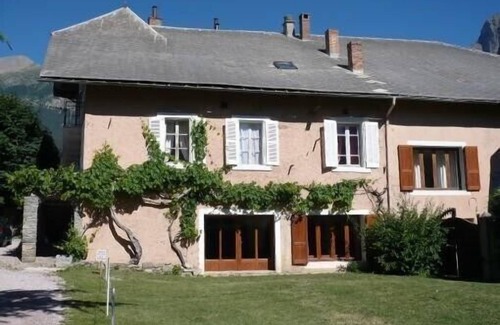 Chateauroux-les-Alpes House | valley of the embrunais, beautiful house of 16 beds with swimming pool