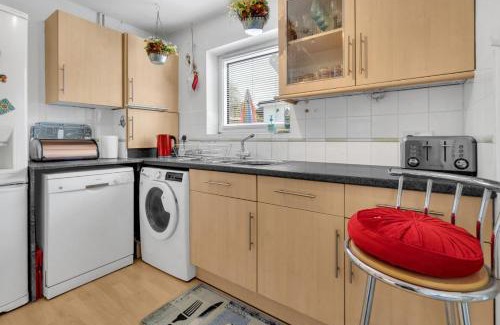 Southwick House | Valley Rise By My Getaways Free Parking
