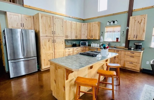 Sterling House | Valley View Retreat - Spacious, beautiful home near river - perfect for families