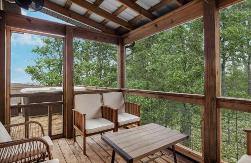 Sleepy Hollow Ski Chalet | Valley Views Hot Tub Deck Screened Porch & WiFi