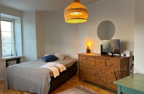 Keskinen District Apartment | Valoisa & Mukava koti vallilassa