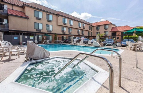 Bell Gardens House | Value accommodations conveniently close to downtown Los Angeles