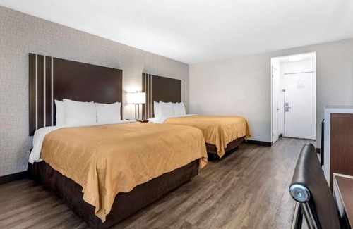 Burbank House | Value and convenience in the heart of Burbank!
