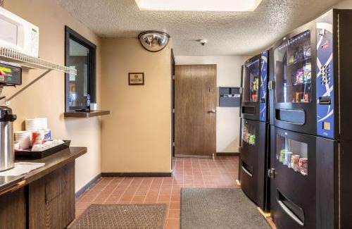 Kenosha Hotel | Value Inn Kenosha I-94 - Exit 344