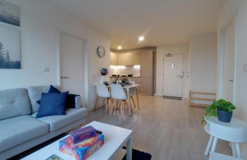 Bedford Apartment | Van Gogh Apartment, Bedford - Fast Wifi, Gym & FREE Parking