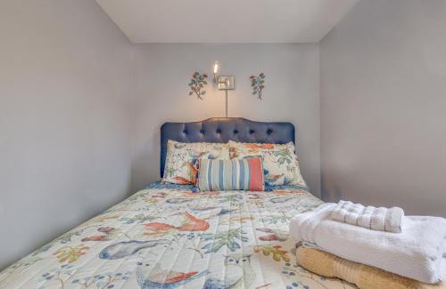 Bushkill House | Van Gogh themed home-All Community Amenities Included!