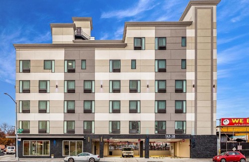 Queens Hotel | Van Wyck Hotel & Suites near JFK Airport