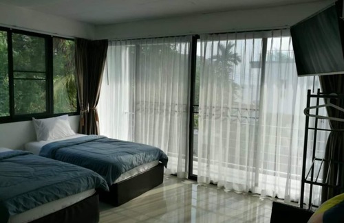 Sanamchai Hotel | Vanavaree Resort