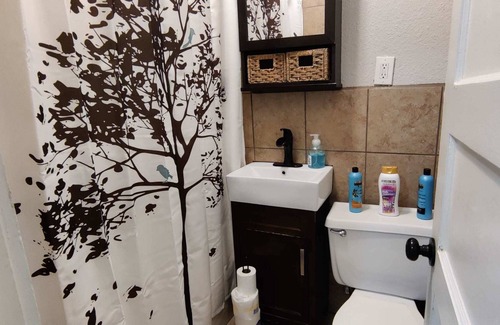 New Pathways Apartment | Vance 5 Lovely studio