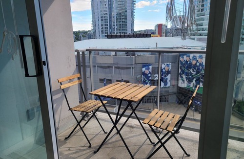 Crosstown Condo | Vancouver Downtown Core Living