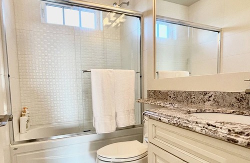 Oakridge House | Vancouver Luxury Guest House