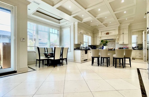 Oakridge House | Vancouver Luxury Guest House