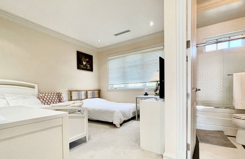 Oakridge House | Vancouver Luxury Guest House