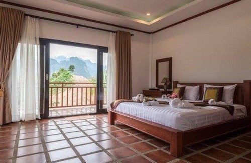 Vang Vieng Hotel | Vang Vieng Savanh Sunset view resort
