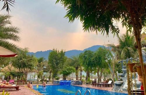 Vang Vieng Hotel | Vang Vieng Savanh Sunset View Resort