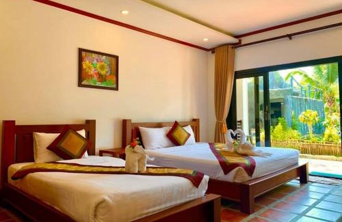 Vang Vieng Hotel | Vang Vieng Savanh Sunset View Resort