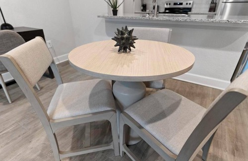 Newberry Apartment | Vanguard 1BD 4 - One Bedroom Apartment, Sleeps 2