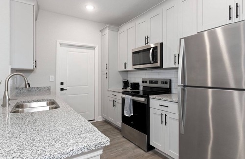 Newberry Apartment | Vanguard 1BD 4 - One Bedroom Apartment, Sleeps 2