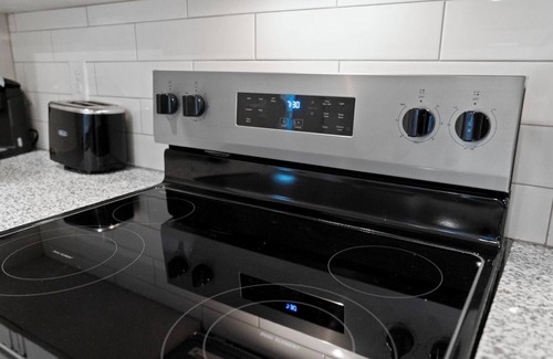 Newberry Apartment | Vanguard 2BD 18 - Two Bedroom Apartment, Sleeps 4