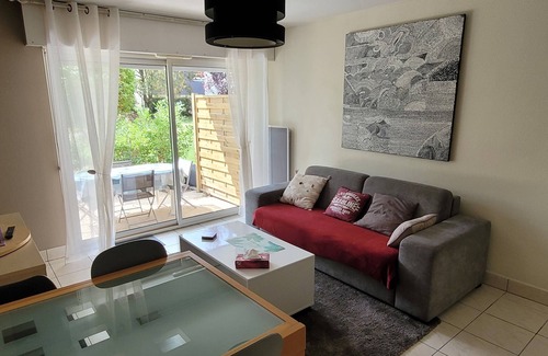 Vannes Apartment | VANNES, bright T2 with garden 10 min walk from the port and the city center