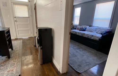Belmont Cragin Apartment | Vantage appartement 9' ceiling, just renovated