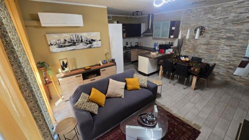 Downtown Apartment | VARESE PRIME - Stylish and large Apartment, Air Conditioning, 2 Baths, 2 Covered Parking, City Centre