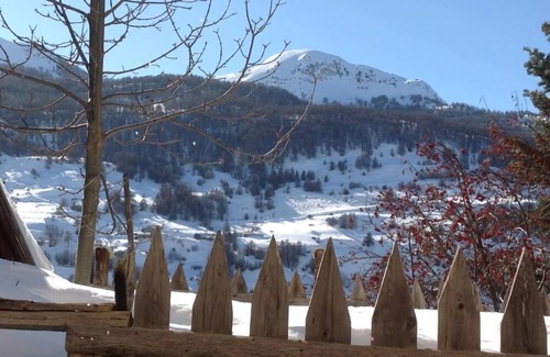 Vars Apartment | Vars Sainte Catherine: The charm of an apartment in an old house