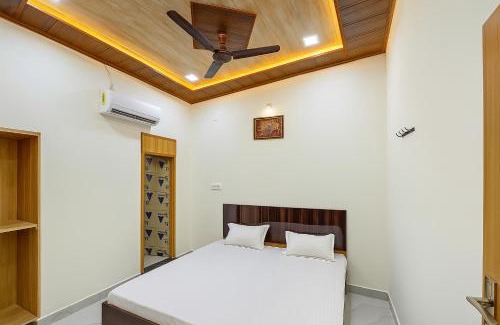 Mathura Hotel | Vashistha INN