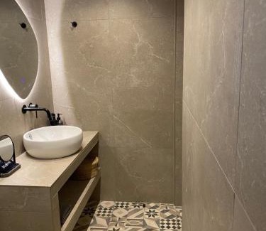 Lichada Hotel | VASILAS Luxury Rooms & Suites
