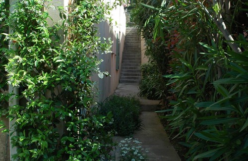 Saint-Florent Apartment | Vast F2 charm sandy beach end 100m private terraces flower garden