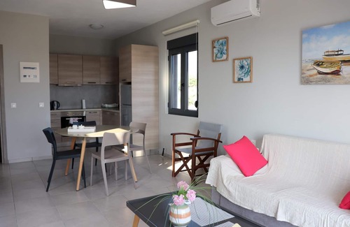 Vizari House | Vast view of landscape and sea, pool, 4 pers. | holiday home Triopetra, Crete