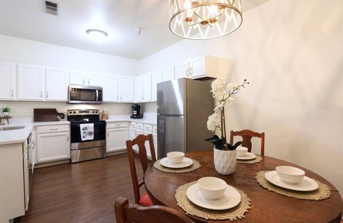 Oxford Condo | Vaught Walk - Newly Renovated! Walk to the Grove!