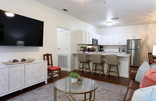 Oxford Condo | Vaught Walk - Newly Renovated! Walk to the Grove!