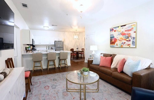 Oxford Condo | Vaught Walk - Newly Renovated! Walk to the Grove!