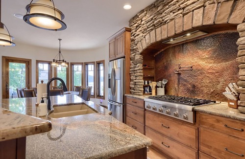 Earlville House | Veazey Cove Coastal Lodge Beach/hot tub/pool/dock/Sauna/Cold Plunge