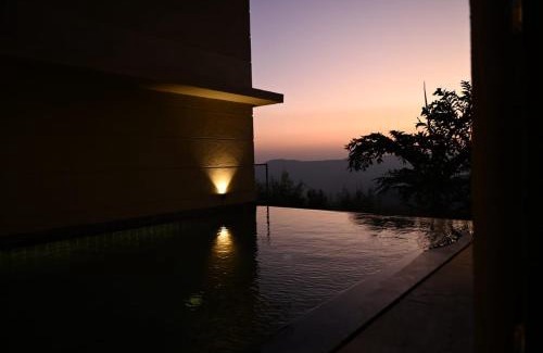 Medha Hotel | Vee Resort- The Suites of Royals