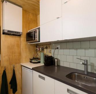 The Hague Center Apartment | VeenkadeBnB